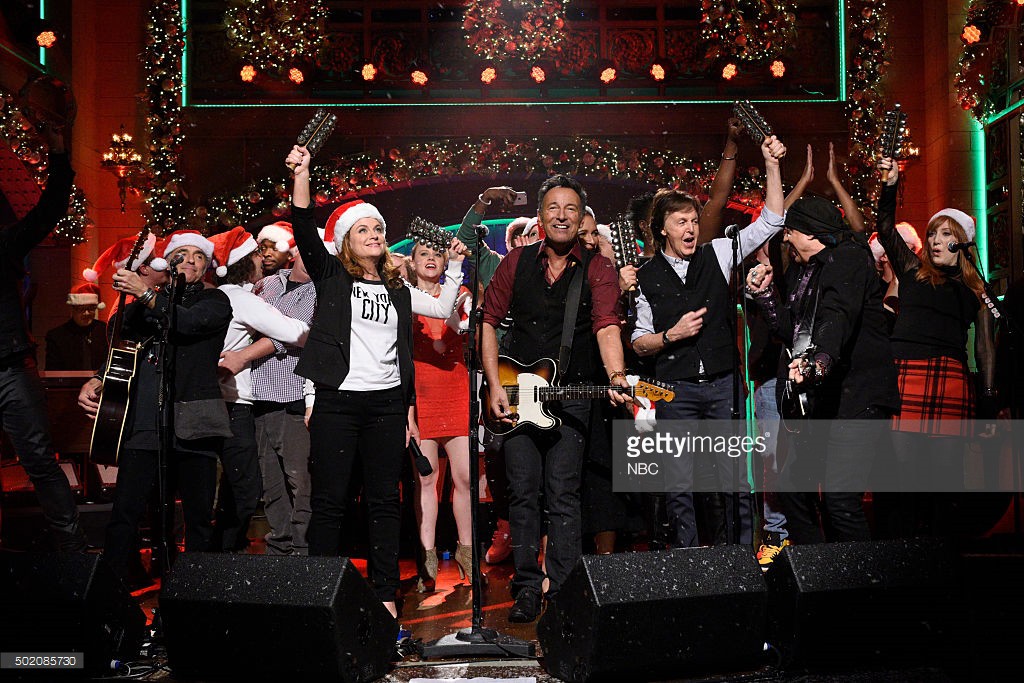 SATURDAY NIGHT LIVE -- "Tina Fey and Amy Poehler" Episode 1692 -- Pictured: Musical guest Bruce Springsteen performs with Amy Poehler and Paul McCartney on December 19, 2015 -- (Photo by: Dana Edelson/NBC/NBCU Photo Bank)