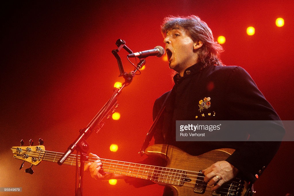 Paul McCartney, ( ex Beatles), playing Wal 5-string Bass, The Paul McCartney World Tour, Ahoy, Rotterdam, 11-11-1989, Foto Rob Verhorst