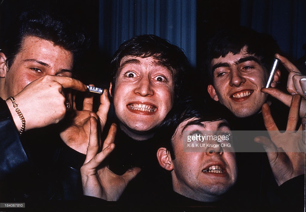 The Beatles posed in Hamburg, Germany during their residency at The Star Club in May 1962. Left to right: Pete Best, John Lennon (1940-1980), Paul McCartney and George Harrison (1943-2001) - Crédits : K & K Ulf Kruger OHG